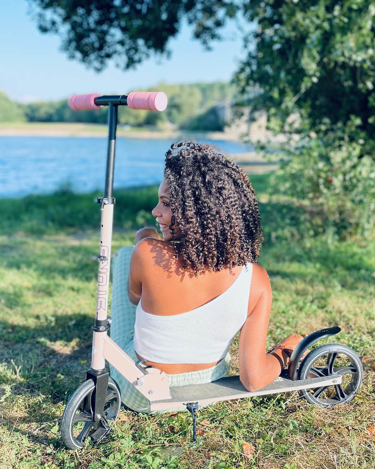 Story Lux Foldable Commuter Scooter