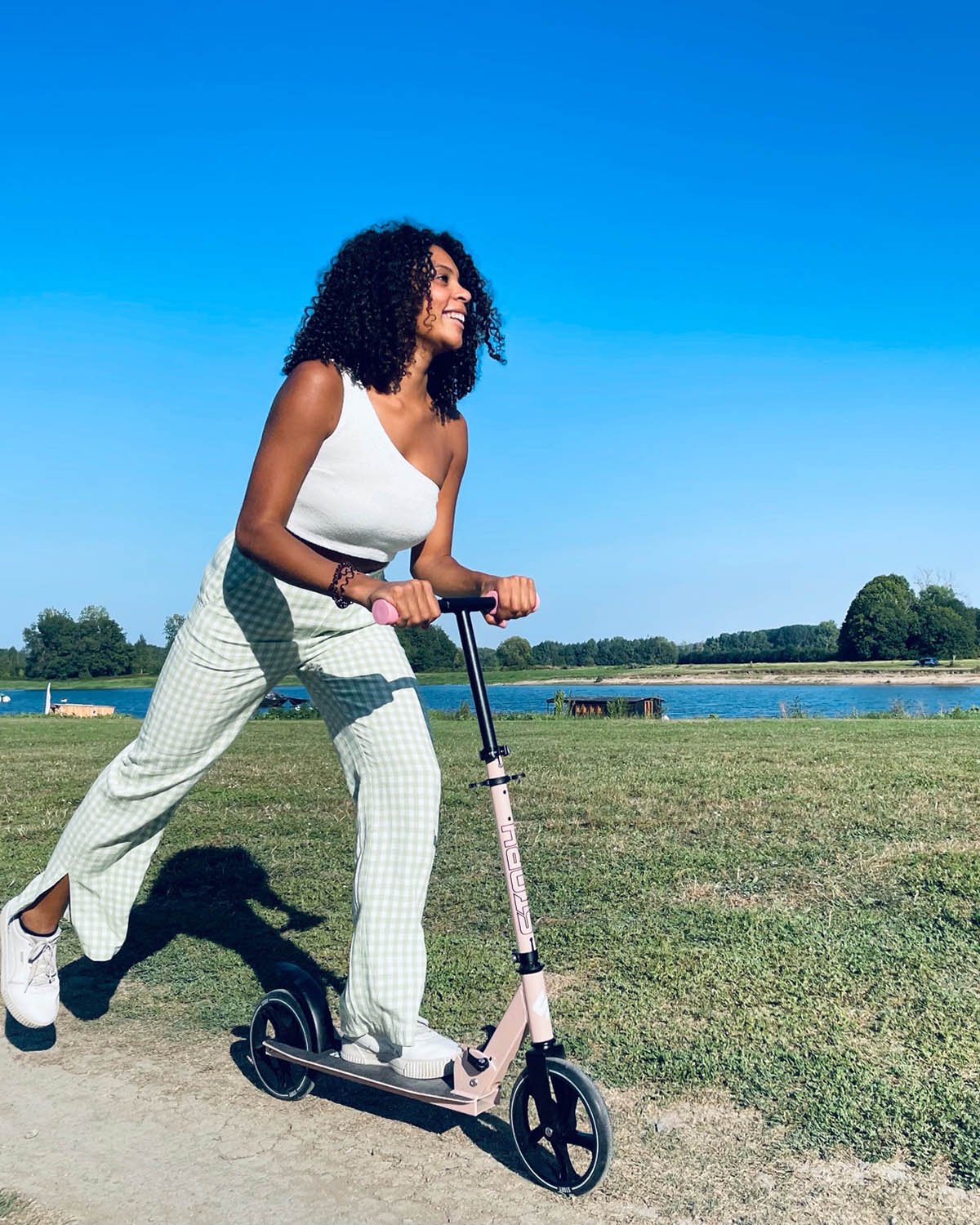 Story Lux Foldable Commuter Scooter