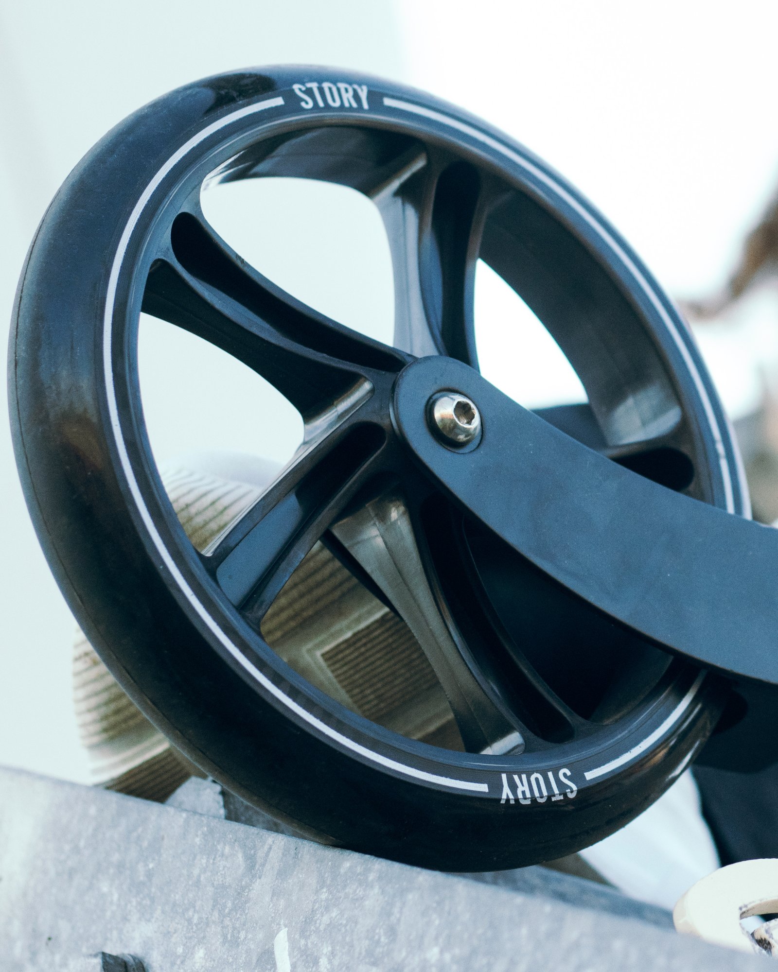 Story Swift Foldable Commuter Scooter